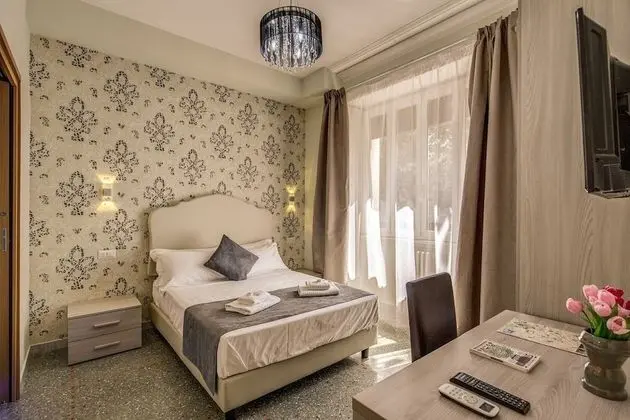 Standard Tek Büyük Yataklı Oda