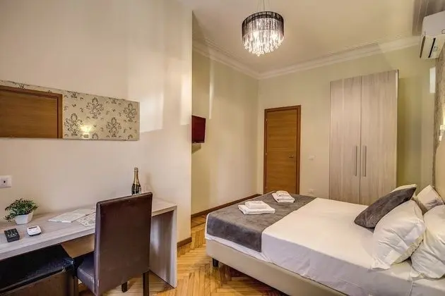 Standard Tek Büyük Yataklı Oda