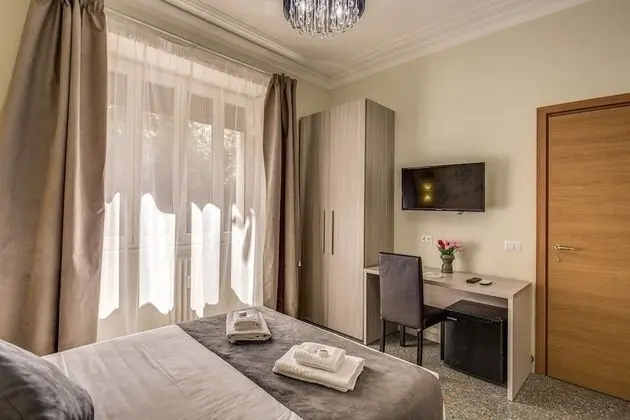 Standard Tek Büyük Yataklı Oda