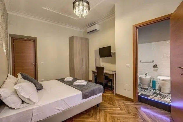 Standard Tek Büyük Yataklı Oda