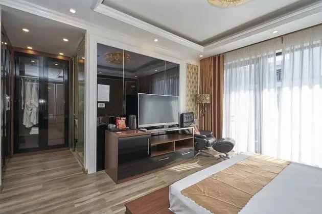 Deluxe Tek Büyük Yataklı Oda
