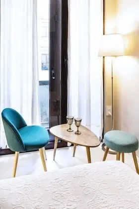 Tek Büyük veya İki Ayrı Yataklı Oda, Balkon