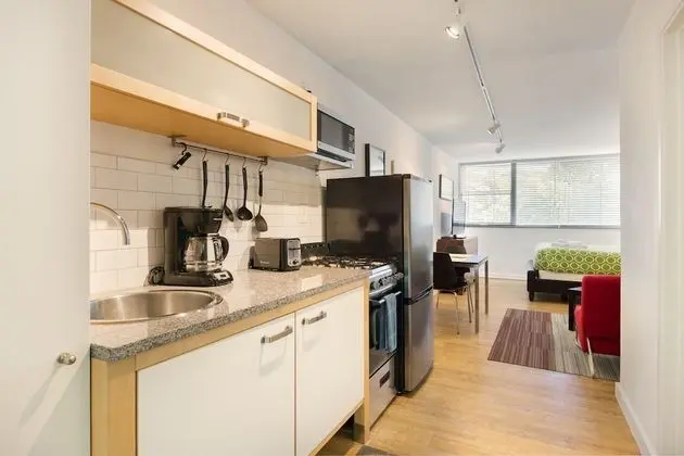 Chic Premium Studio Apartment (47 25th St NW, Atlanta GA 30309)*