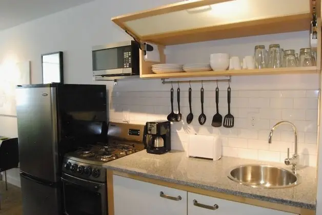 Chic Premium Studio Apartment (47 25th St NW, Atlanta GA 30309)*