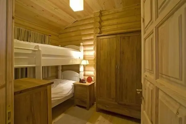 Standard Dağ Evi, 2 Yatak Odası (Four Poster Bed)