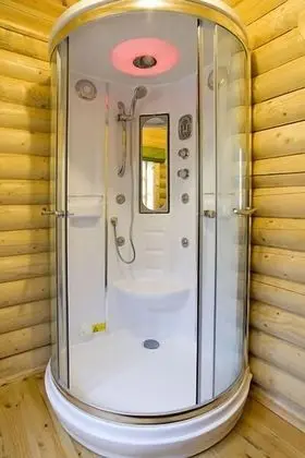 Standard Dağ Evi, 2 Yatak Odası (Four Poster Bed)