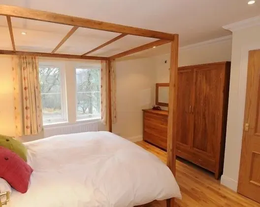 Standard Kır Evi, 3 Yatak Odası (1 four poster double + 2 twins)