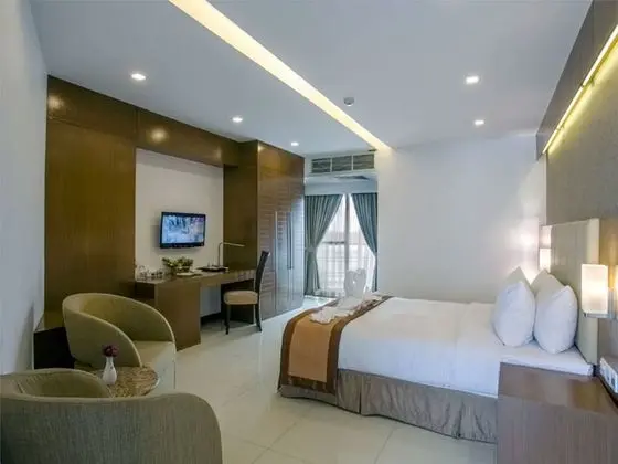 Deluxe Tek Büyük Yataklı Oda, 1 Büyük (Queen) Boy Yatak, Sigara İçilebilir, Göl Manzaralı
