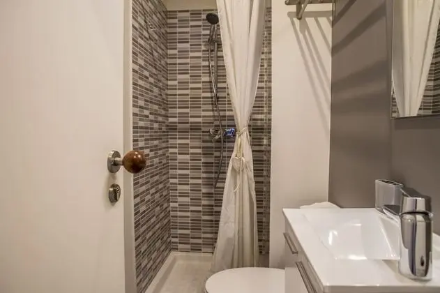 Tek Büyük Yataklı Oda (1)