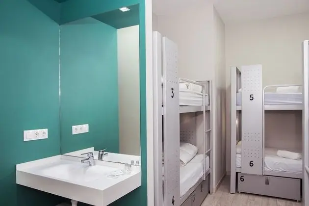 Ortak Ranzalı Oda, Karma Ranzalı Oda, Özel Banyo (12 beds)