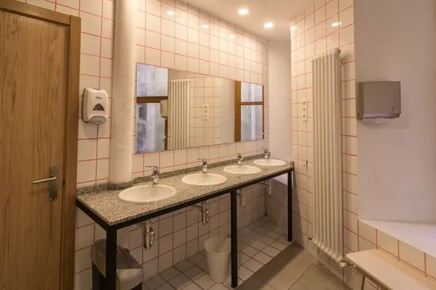 Yatakhanede Yatak Capacity 8 With Shared Bathroom