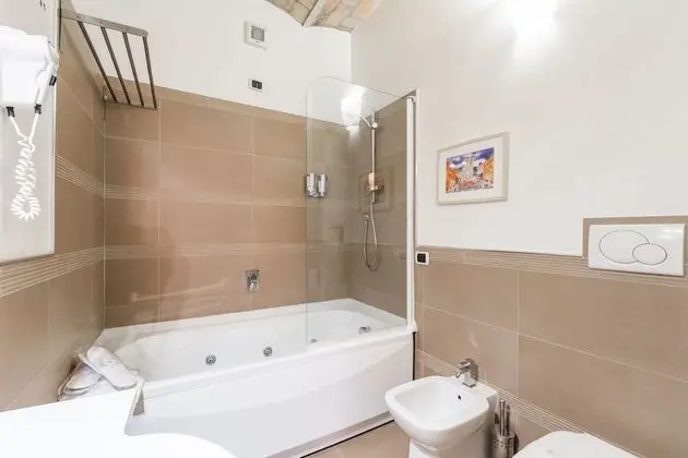 Deluxe Tek Büyük Yataklı Oda, 1 Yatak Odası, Özel Banyo