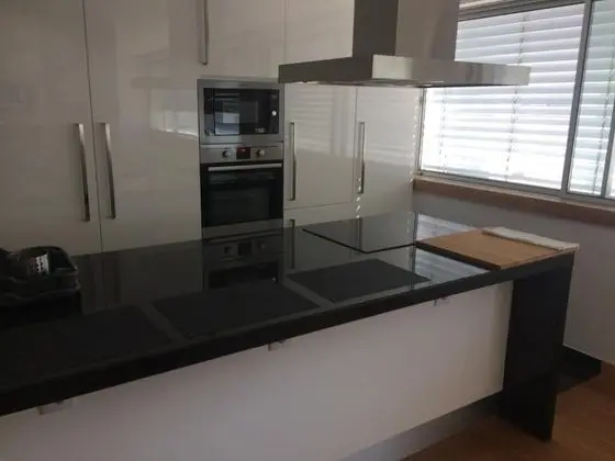 İki Ayrı Yataklı Oda, Ortak Banyo