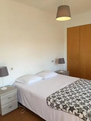 Tek Büyük Yataklı Oda, Ortak Banyo