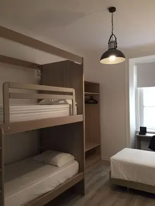 Basic Üç Kişilik Oda, Ortak Banyo