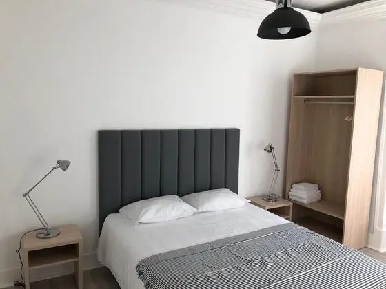 Tek Büyük Yataklı Oda, Ortak Banyo