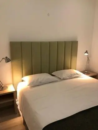 Tek Büyük Yataklı Oda, Ortak Banyo