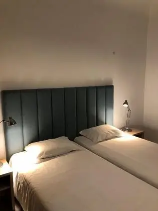 Tek Büyük Yataklı Oda, Ortak Banyo