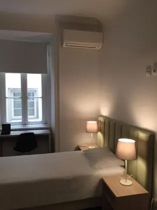 Tek Büyük Yataklı Oda, Ortak Banyo