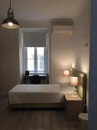 Tek Büyük Yataklı Oda, Ortak Banyo