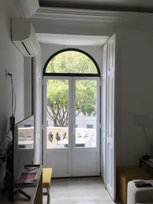 Tek Büyük Yataklı Oda, Ortak Banyo