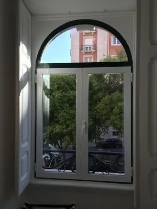 Tek Büyük Yataklı Oda, Ortak Banyo