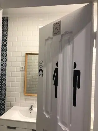 Tek Büyük Yataklı Oda, Ortak Banyo