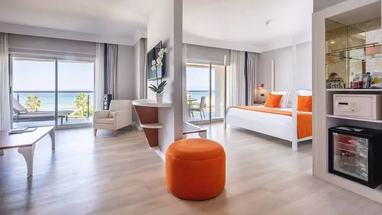 Suite Frontal Sea View (Adults max 3)