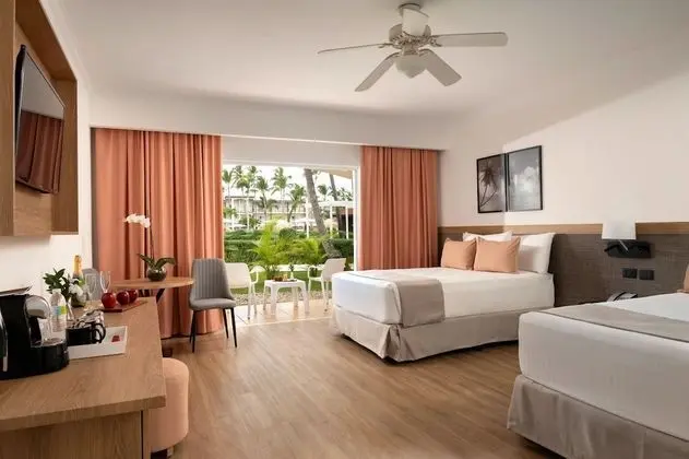 Deluxe Tek Büyük Yataklı Oda, 2 Çift Kişilik Yatak (Tropical View)