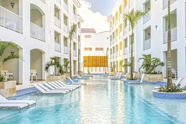 Superior Deluxe Swim Out