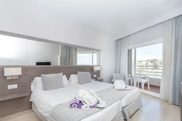 Tek Büyük Yataklı Oda, Deniz Manzaralı (1 Adult + 1 Child)