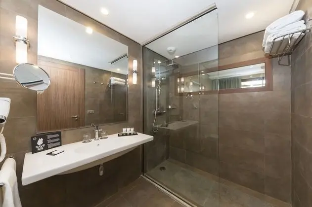 Standard Üç Kişilik Oda (for 3 adults)