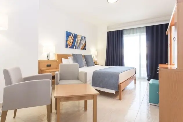 Family Oda, Kısmi Deniz Manzaralı (3 adults + 2 child )