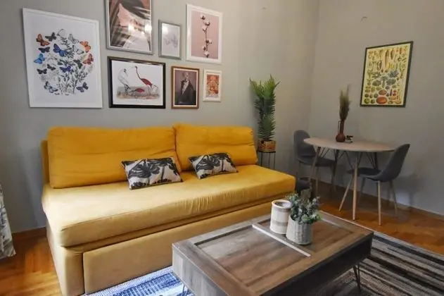 Design Apartment (Separate Apartment  50m from the hotel)