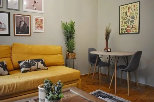 Design Apartment (Separate Apartment  50m from the hotel)