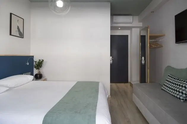 Üç Kişilik Oda, Balkon