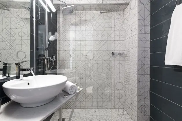 Üç Kişilik Oda, Balkon