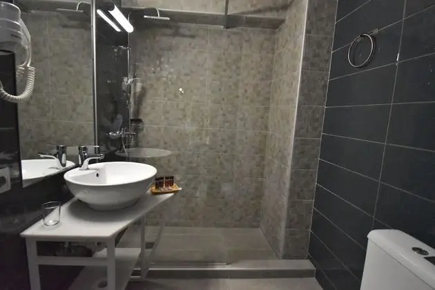 Üç Kişilik Oda, Balkon