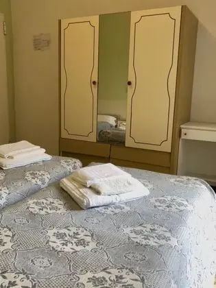 Standard Tek Büyük veya İki Ayrı Yataklı Oda