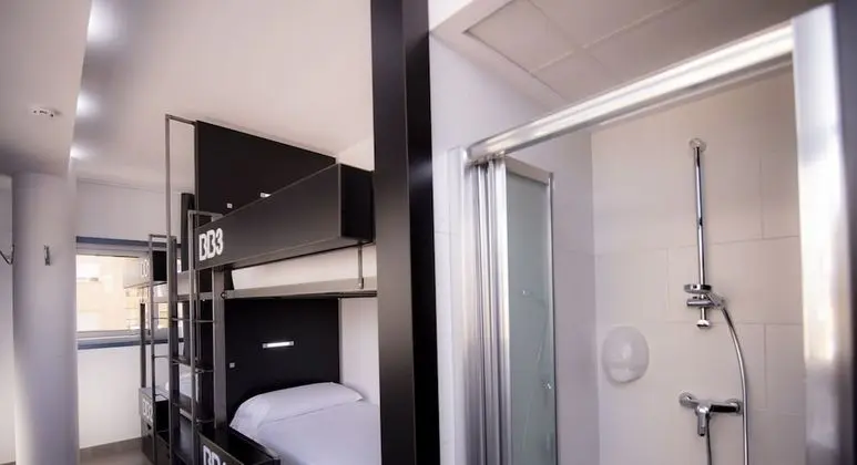 Dört Kişilik Oda, Özel Banyo (4 camas)