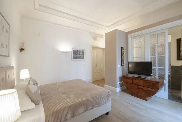 Deluxe Tek Büyük veya İki Ayrı Yataklı Oda, Balkon (Via Tagliamento, 14)