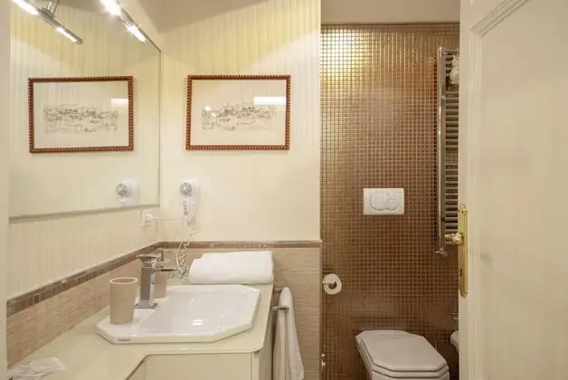 Tek Büyük Yataklı Oda, Özel Banyo (External (via tagliamento 14)