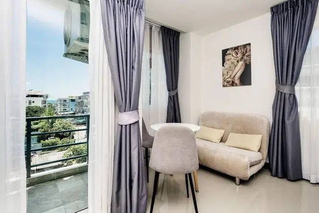 Deluxe Sea View