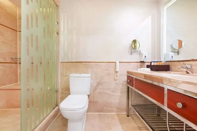 Deluxe Tek Büyük Yataklı Oda, Bahçe Manzaralı