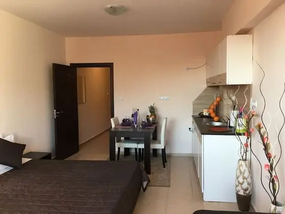 Deluxe Stüdyo, Sigara İçilmez