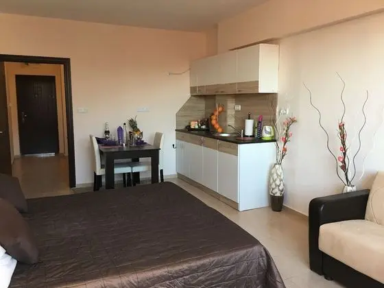Deluxe Stüdyo, Sigara İçilmez
