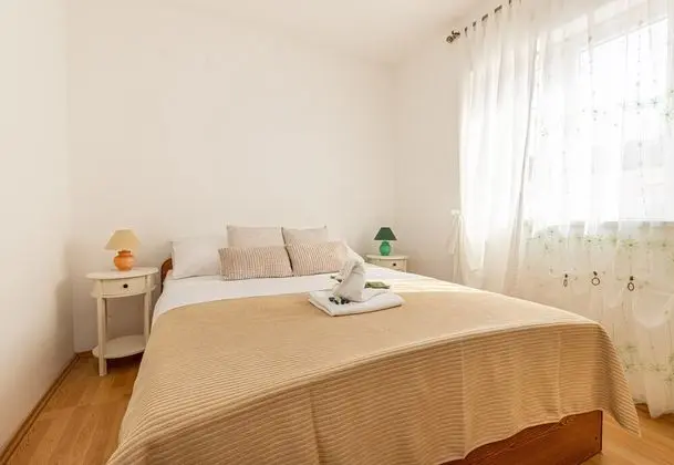 Family Apart Daire, 1 Çift Kişilik Yatak ve Çekyat, Bahçeli (Beach Apartment Alenka Green)