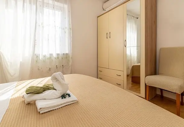 Family Apart Daire, 1 Çift Kişilik Yatak ve Çekyat, Bahçeli (Beach Apartment Alenka Green)