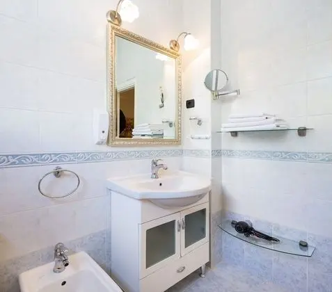 Stüdyo, Bahçe Manzaralı