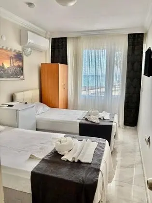 Triple, Deniz Manzaralı, Balkonlu